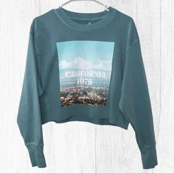 Colsie Cropped Sweatshirt